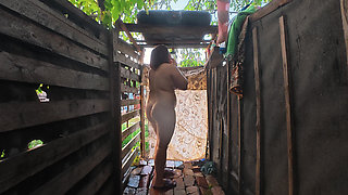 Large Tits Couple Outdoor Shower Oral Sex