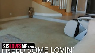 Sislovesme - pretty Big Assed beauty with glasses lets her kinky brutha cover her juicy twat with sperm