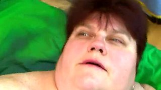 Thick Granny Sloppy Blowjob & Facial - Minka Mounds