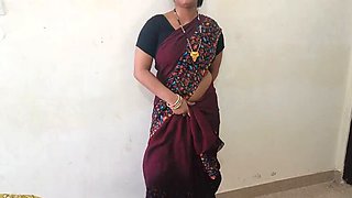 Homemade Desi Housewife Fucking Hard in Doggy Style - Amateur MILF Hot Sex