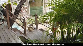 Teamskeet - hot yoga instructor seduces movie egghead