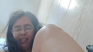 Jessy in bathroom