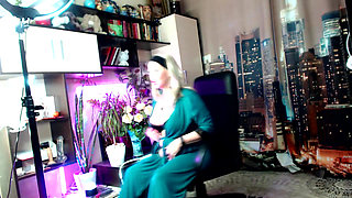 "Aimee Hot MILF" - I love sucking cock .!. (The official video for this song, color version)