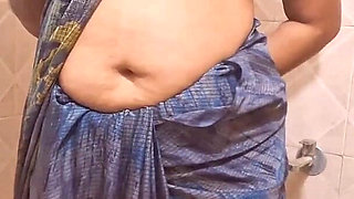 Aunty Bathing in Saree with Husband