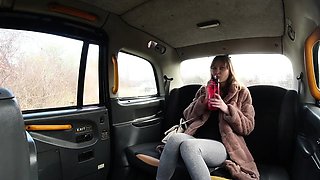 Sexy MILF wants some adventure in a taxi
