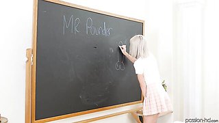 Blonde model Jessie Saint impaled in the missionary pose by big cock