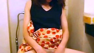 Gaping Pussy of an Asian Amateur Girl