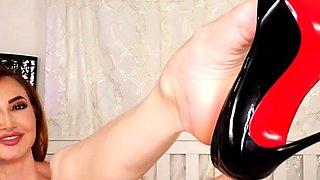 Pregnant Redhead Webcam Masturbation