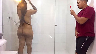 A delicious shower accompanied by the most slut in the neighborhood