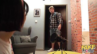 Lady and Michael's squelching pussy porn