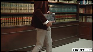 Superstar Kendra Sunderland Has Her Very First Anal Experience On Tushy