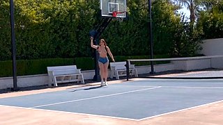 Allison Parker Sucks BF’s Cock And Swallow On Tennis