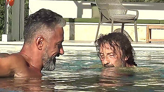 Behind the Scenes of All Natural MILF Julia North Underwater Soft in the Pool