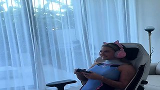 Sexy Brunette On Webcam With Toys Double Penetration