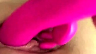 Amateur Close Up Squirting Masturbation