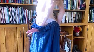 Solo blonde honey spanks her fat culo alone