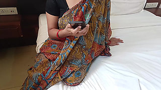Indian Bhabhi in Saree Seduce Her Devar for Sex, Indian XXX Desi Chudai Hindi Porn