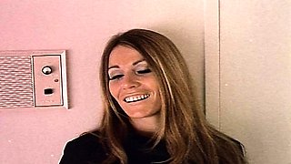 Blonde amateur milf does anal on pov camera 11