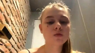 Public masturbating in the gym with jucielussie