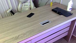 Amateur Big Boobs jerks Big Dick