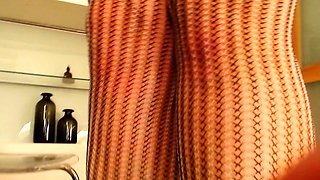 Big boobs webcam babe masturbates and rides her toy