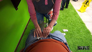 Peter Green's Juice Bar Ignites Wild Passion