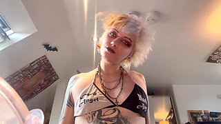 Black Lipstick - Goth Makes Her BF a Spit Filled BJ Video