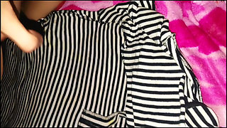 I hit my beautiful wife's pussy first with a penis, then put a finger and fucked the pussy like that, sister-in-law's pussy left the water.