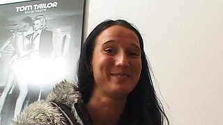 Raven hair stepmom in her first audition