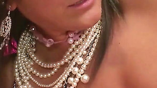 Skinny girl Cassidy Morgan seduce to fuck after first spring break party