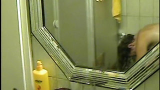 German Amateur Couple Fucks in the Bathtub
