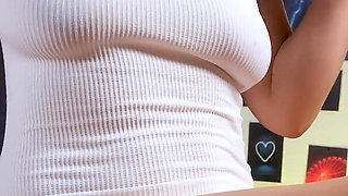 120 - My Ass in Panties and My Boobs in a T-shirt, I'll Seduce You with My Curves, and Don't Forget to Leave a Comment, 60fps