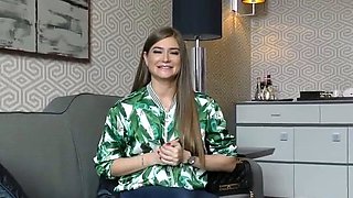 Sarah Sultry The Slut Babe Gives A Hardcore Blowjob On