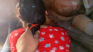 Marriage mai ek bhabhi ko pata kar andhere kamre mai choda