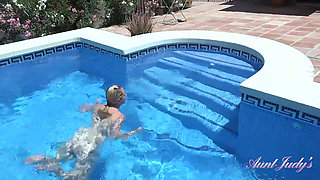 41yo Big Tit MILF Keira Gets Naughty by the Pool