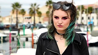 Gloryhole amateur blowjob followed with a cumshot