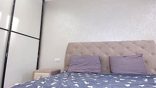 Hot amateur blonde pregnant toying her pussy solo