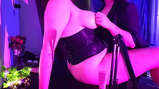 Lesbian under table, dominant woman, g/g