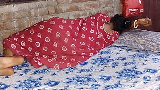 Holi k din desi bhabhi ki thukai