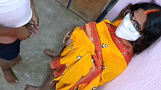 Horny Indian Bhabhi Gets