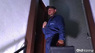 Hot Latina Granny Andrea Fucks Young Cable Guy in Doggy Style - Big Tits MILF Action