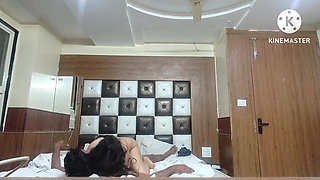 Nevli Veda Bhabhi Was Fucked Hard in the Hotel