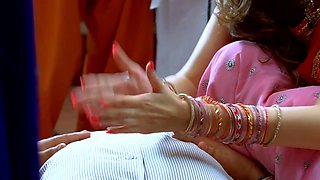 Naughty Indian beauty softcore video