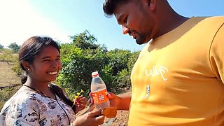 Ladki hmko jangle me mili, vah subah subah gav ke najdiki jangle me bathroom karne aai thi - Indian bhabhi hot xxx movie in Hindi voice.