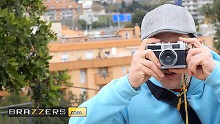 Brazzers - exhibitionist Jada Sparks meets tourist jordi in public & determines to get a superb dose of hardcore with him