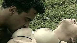 Hot busty Blonde enjoyed an outdoor handjob