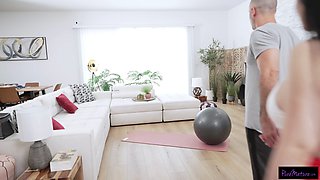 Asian MILF Is On The Prowl For Gym Cock