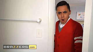 Juan Loco walks in the shower while tokyo leigh takes some hooter pics and finishes up blowing them - brazzers