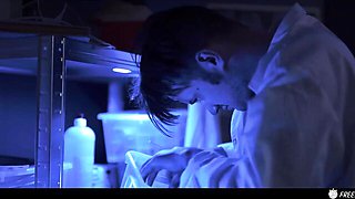 Extraordinary Sam Bourne's college video