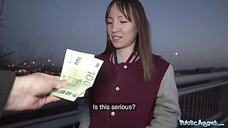 Stunner Yeri Blue and Kate Quinn's outdoors porn